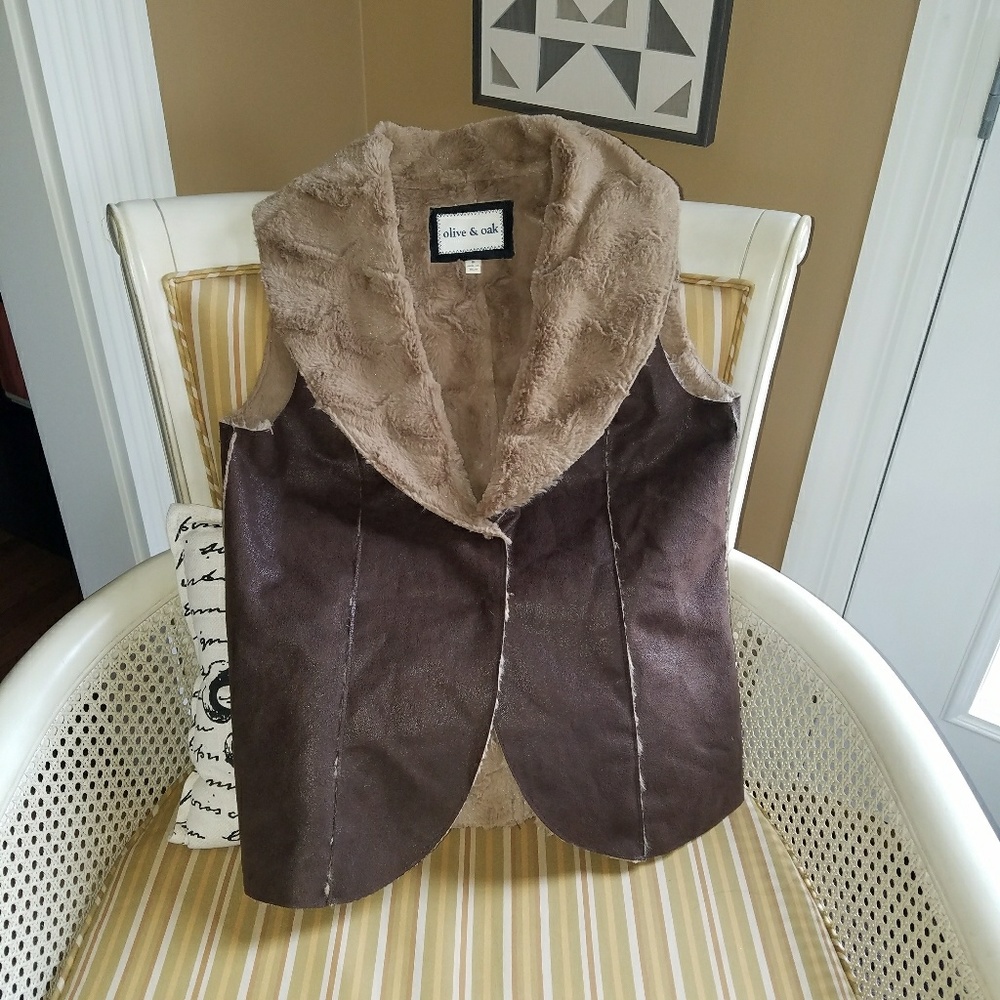 Olive & Oak faux fur vest